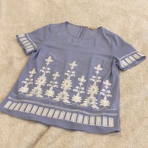 Gibson Latimer Lavender Top with White Embellishments